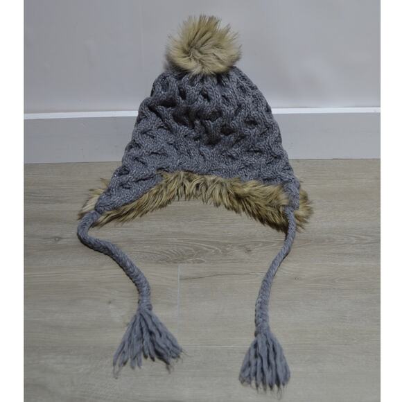 American Eagle Outfitters Woman's Gray Knit Faux Fur Trapper Hat - Picture 2 of 8